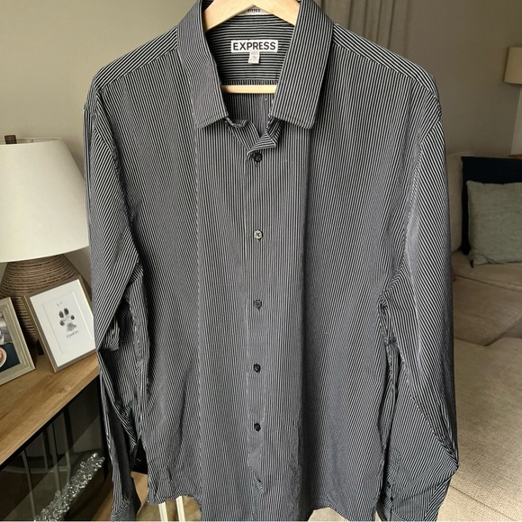 Express Men’s Black/white Fitted Longsleeve Striped Button Up Size XL 17-17.5 - Picture 1 of 14